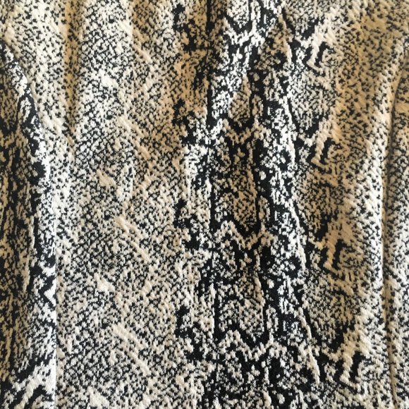 Jack BB Dakota sleeveless black & cream knit fit & flare dress with snake print - Picture 4 of 8